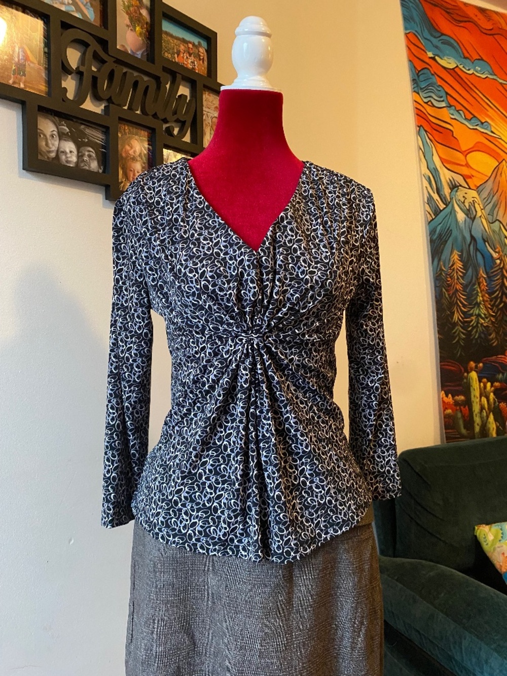 Y2K long-sleeve V-neck blouse with distinctive twist-front